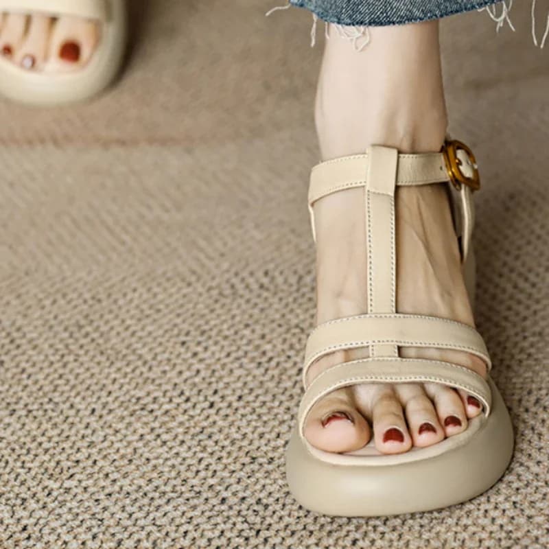 Scarpe per le donne 2023 vendita calda estate sandali da donna tacco medio impermeabile Open Toe cucito una parola fibbia sandali Casual donna