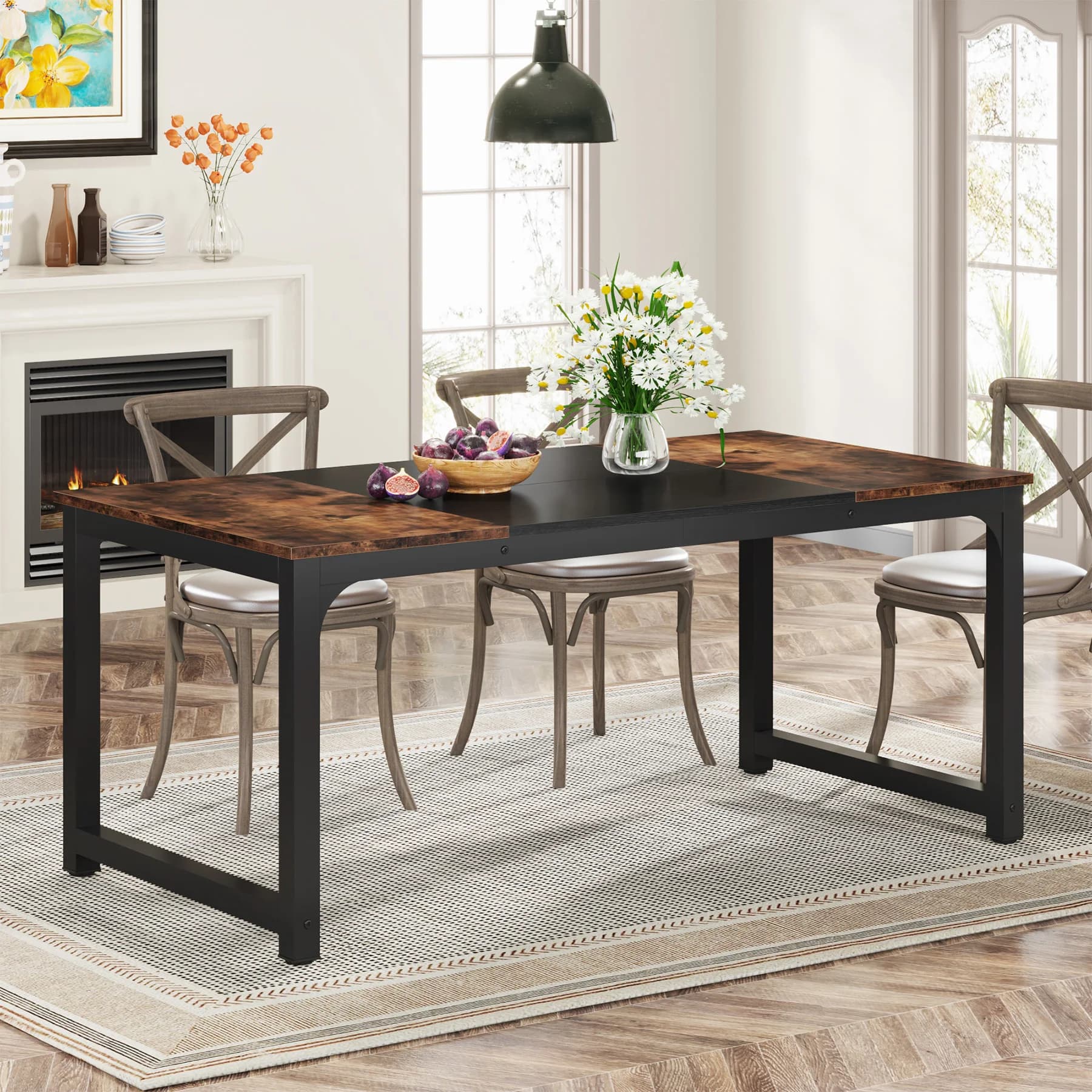 # Set da pranzo con tavolo e sedie in legno con gambe nere