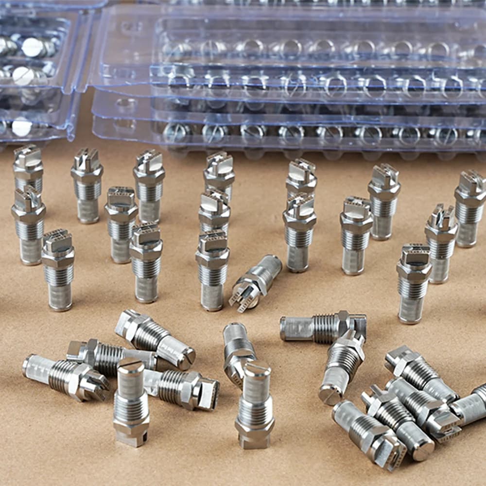 HVVL 110 ° Ugello a ventaglio piatto 1/4" BSPT ad alta pressione per nebulizzazione, pulizia tubi, raffreddamento industriale e rimozione polvere