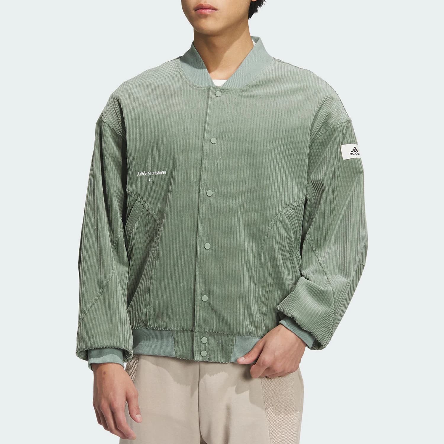 Adidas Authentic Current Season Nuova giacca da uomo in velluto a coste con colletto rialzato IQ1389