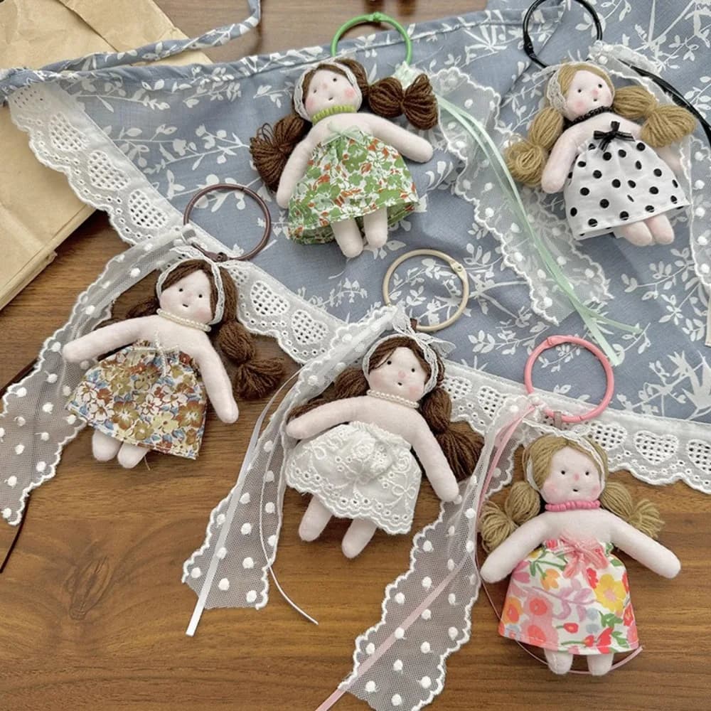 Portachiavi con ciondolo carino fatto a mano a forma di bambola da principessa per donna, ciondolo per auto, borsa per gioielli di moda per ragazze, portachiavi, accessori