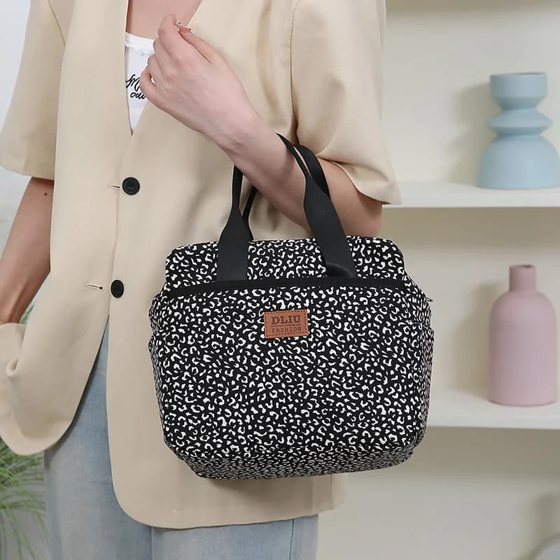 Nylon Fabric Lunch Thermal Bag Reinforced with Aluminum Interior, Great Capacity, Portable, for Work, Picnic and School