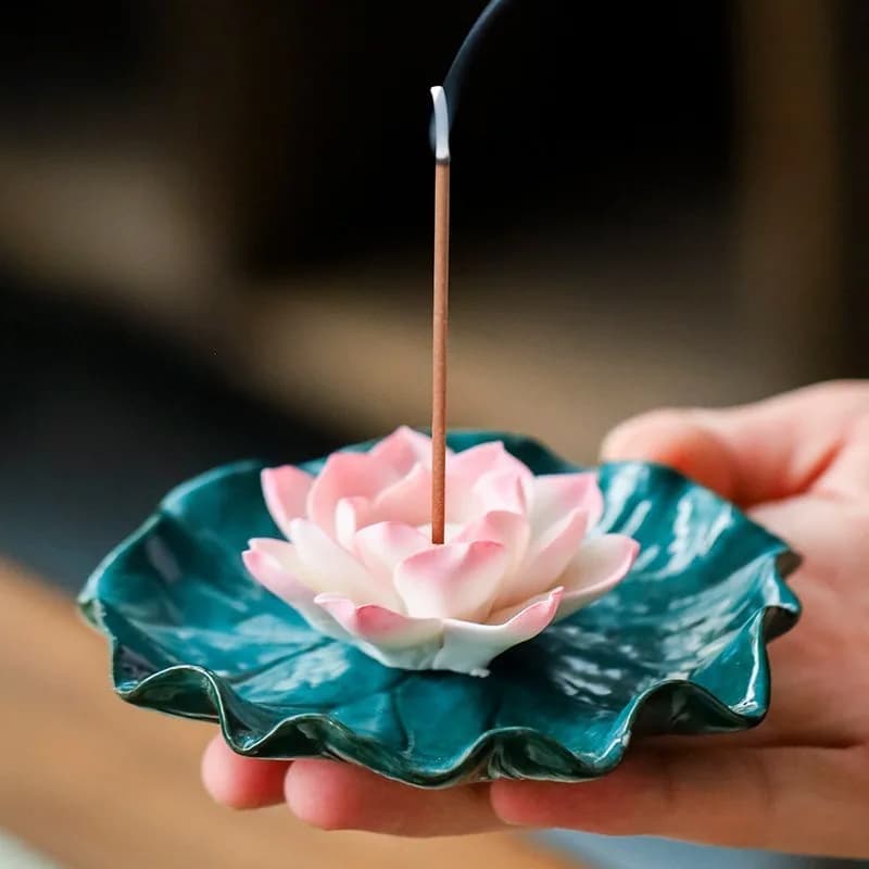 Porta Incenso in Ceramica Blu/Oro a Forma di Loto, Base per Incenso a Spirale, Bruciatore per Aromaterapia e Meditazione