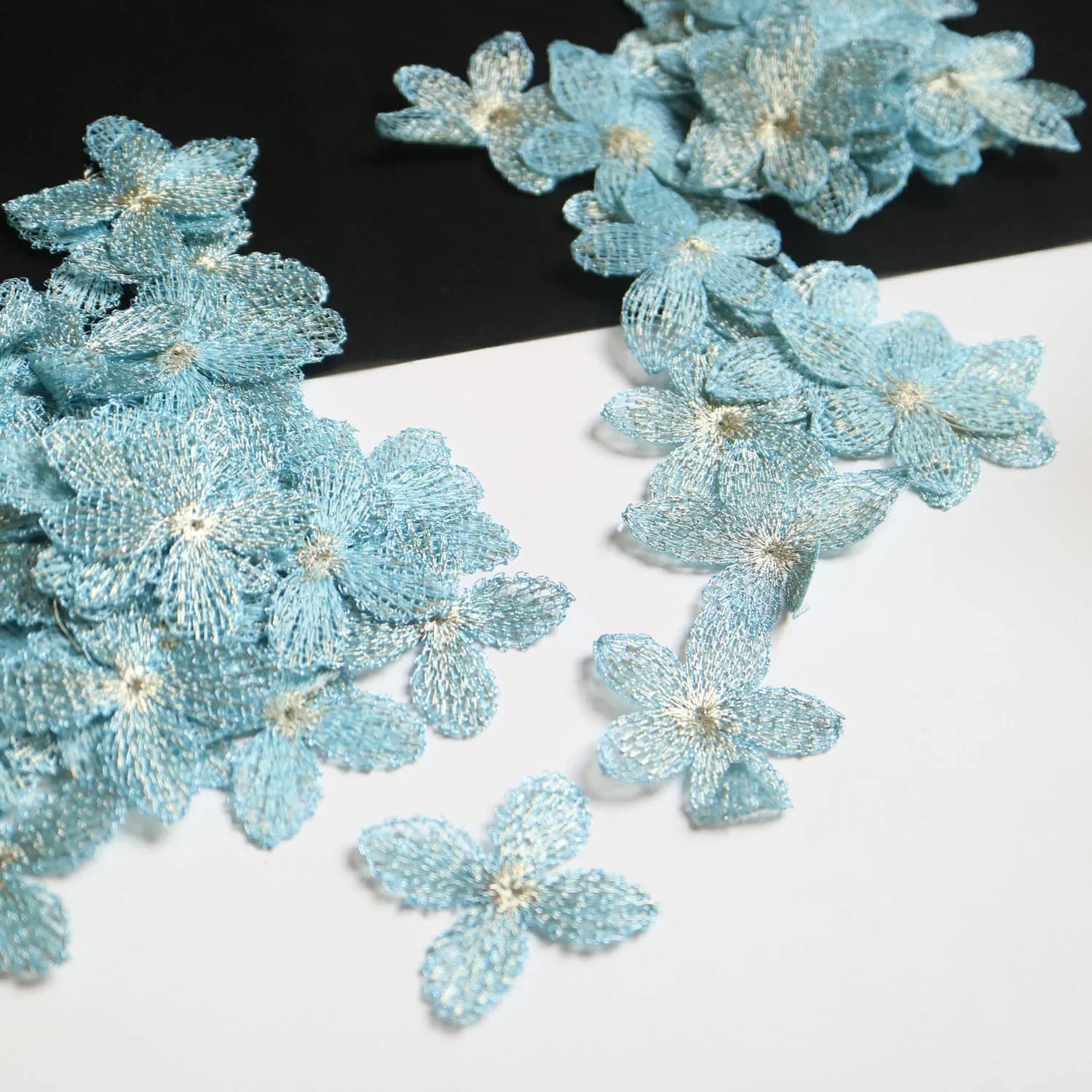 50 pz/lotto forniture artigianali fai da te ricamo fiore blu Toppe per abbigliamento Toppe floreali borse parches decorativi appliques