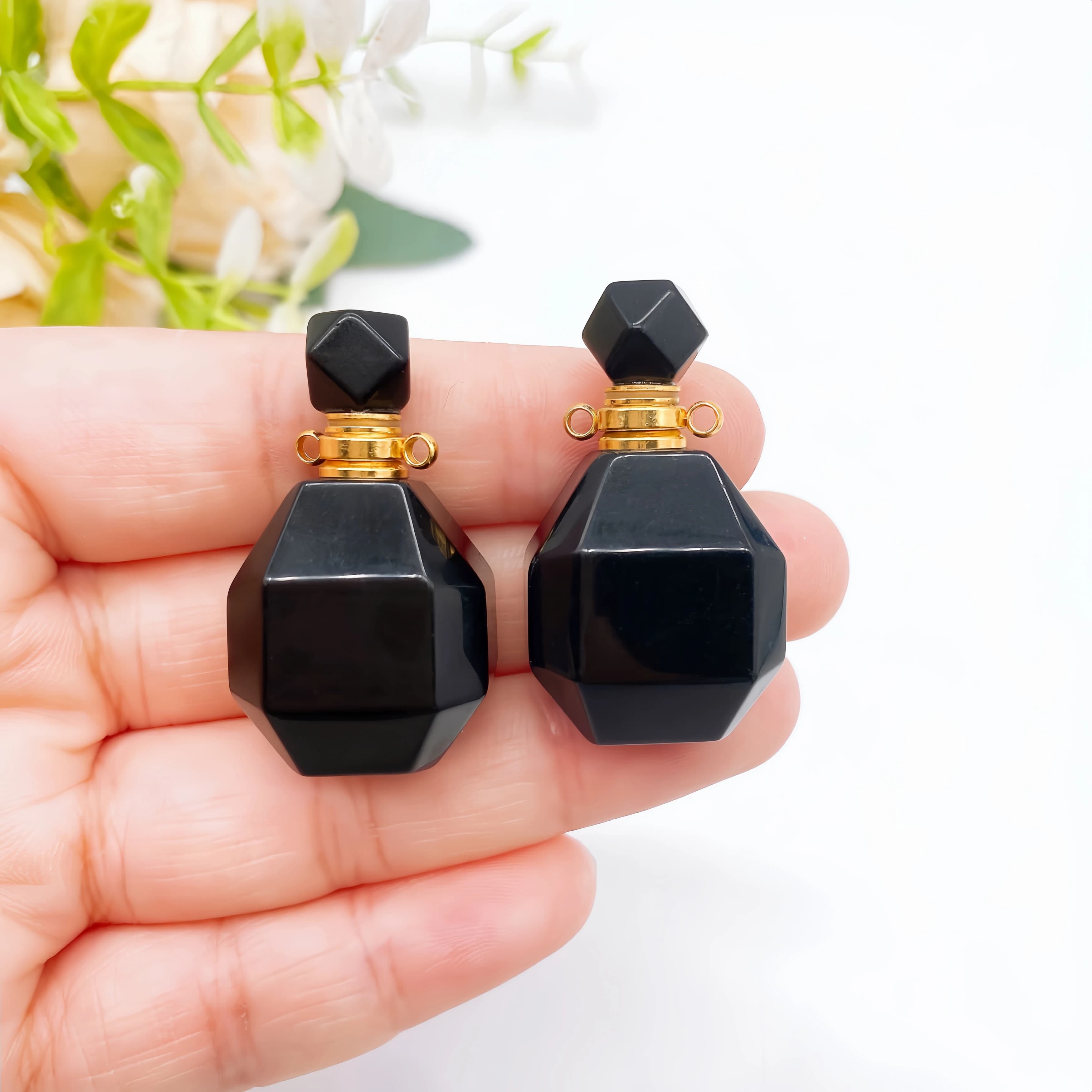 Women's Openable Perfume Bottle Necklace with Natural Amethyst Crystal Stone Pendant Accessory for essential oil diffuser vial