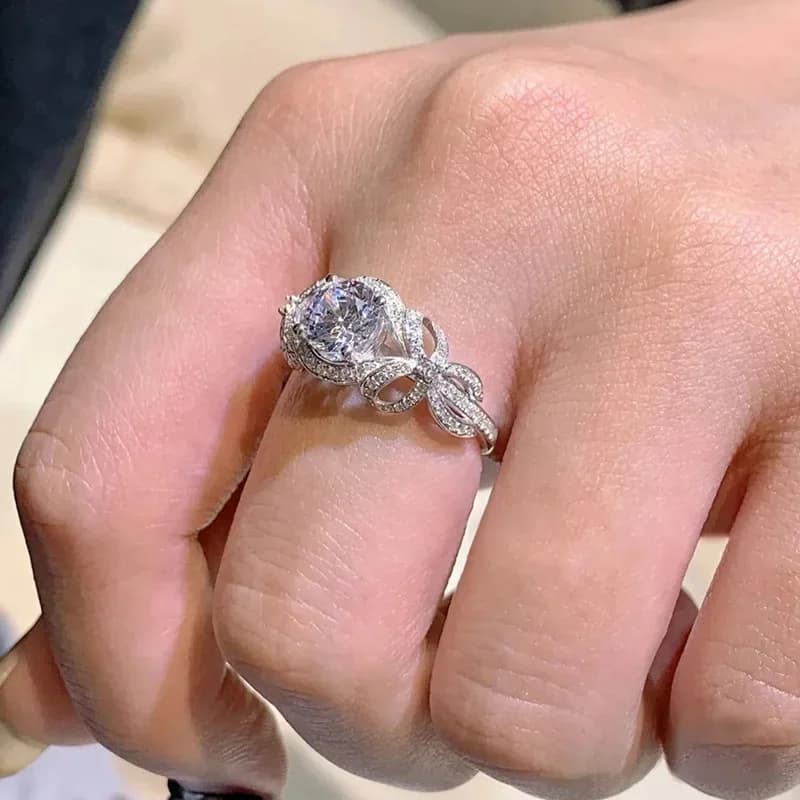 Nuovo Anello Fatato di Alta Gamma 2026, Stile Europeo e Americano, Design Geometrico con Fiocco Femminile, Gioiello Elegante, Dolce e di Lusso Leggero