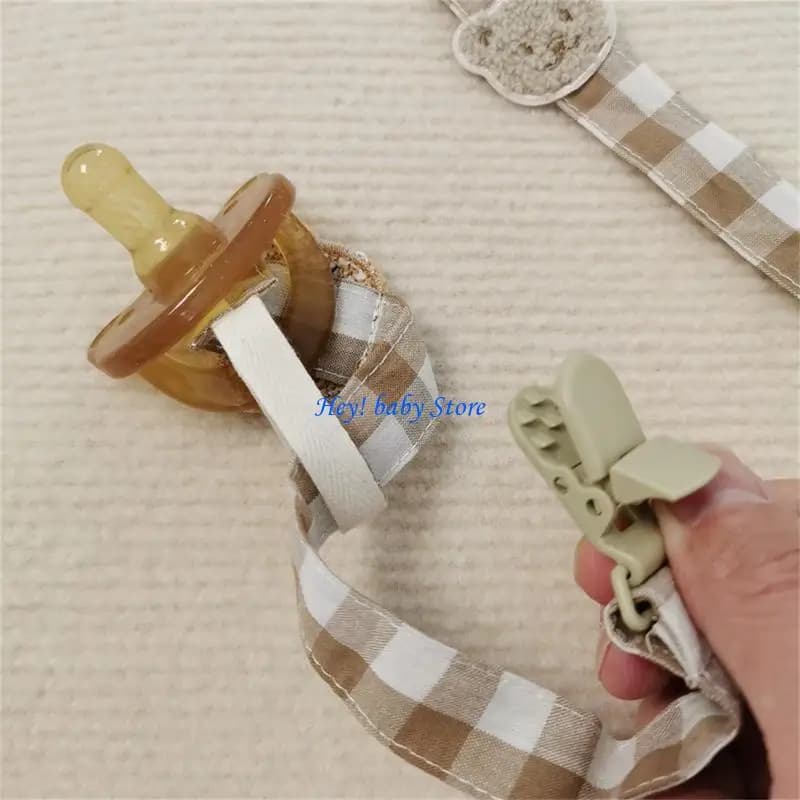 Q1FE Del Fumetto Ricamato Orso Bambino Ciuccio Clip Cura Succhietto Titolare Massaggiagengive Catena Plastica Clip FAI DA