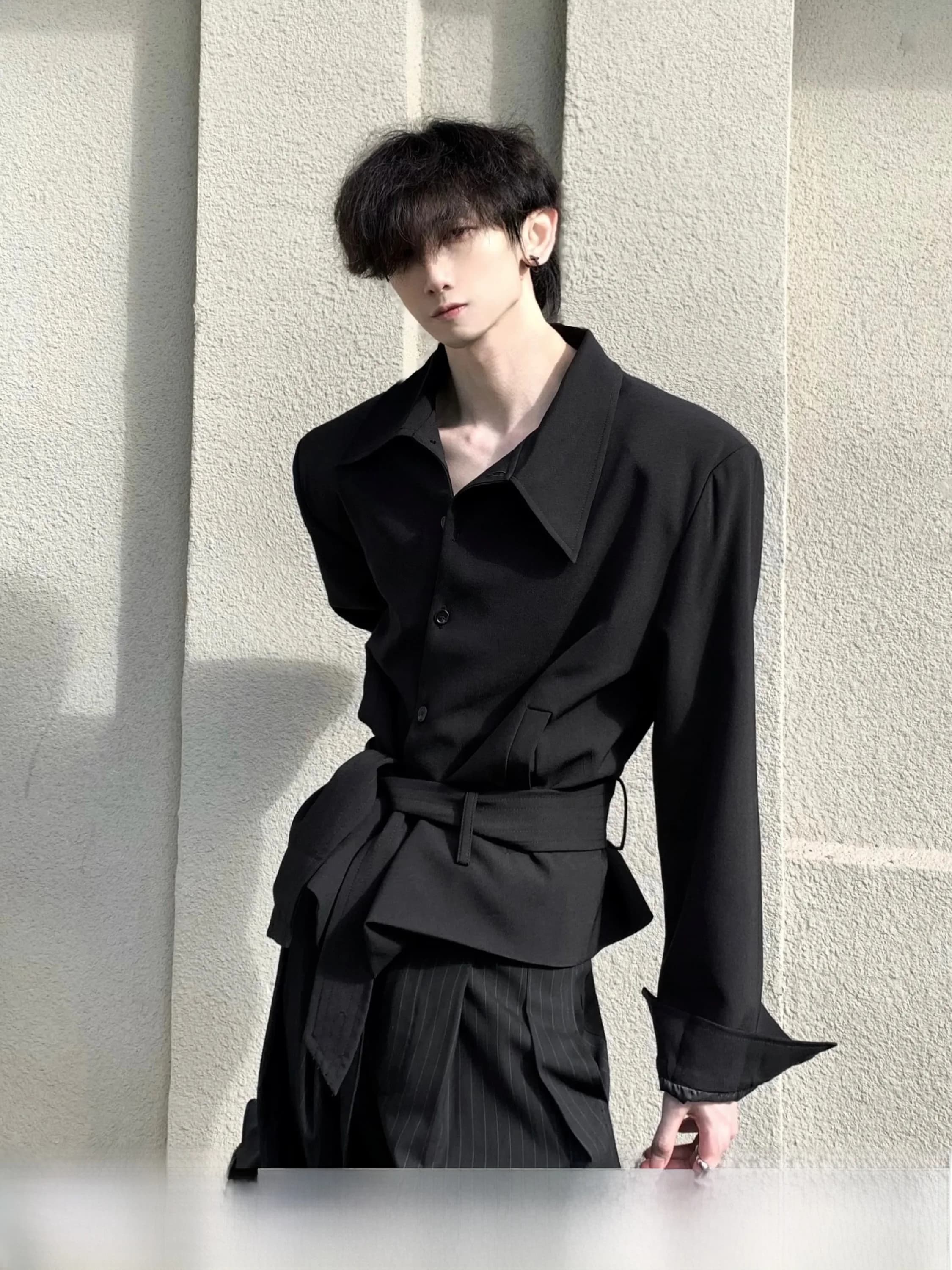 Elegant Minimalist Black Belted Short Jacket Men's High-End Slant Flap Design Shoulder Pad Outerwear Autumn Mountain Wind