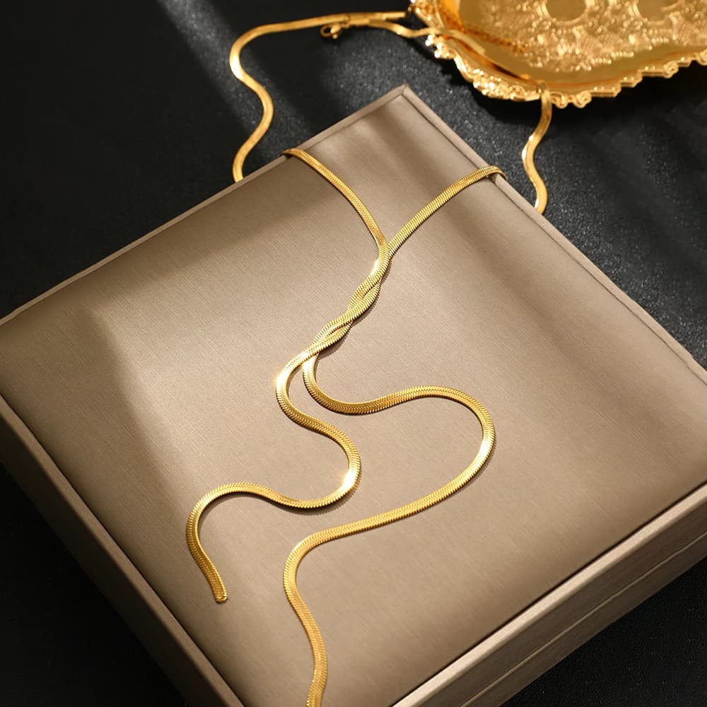 Collana in acciaio inossidabile Collana a catena con lama alla moda di nuova moda per gioielli da donna Consigliazione del regalo per feste di lusso per cene