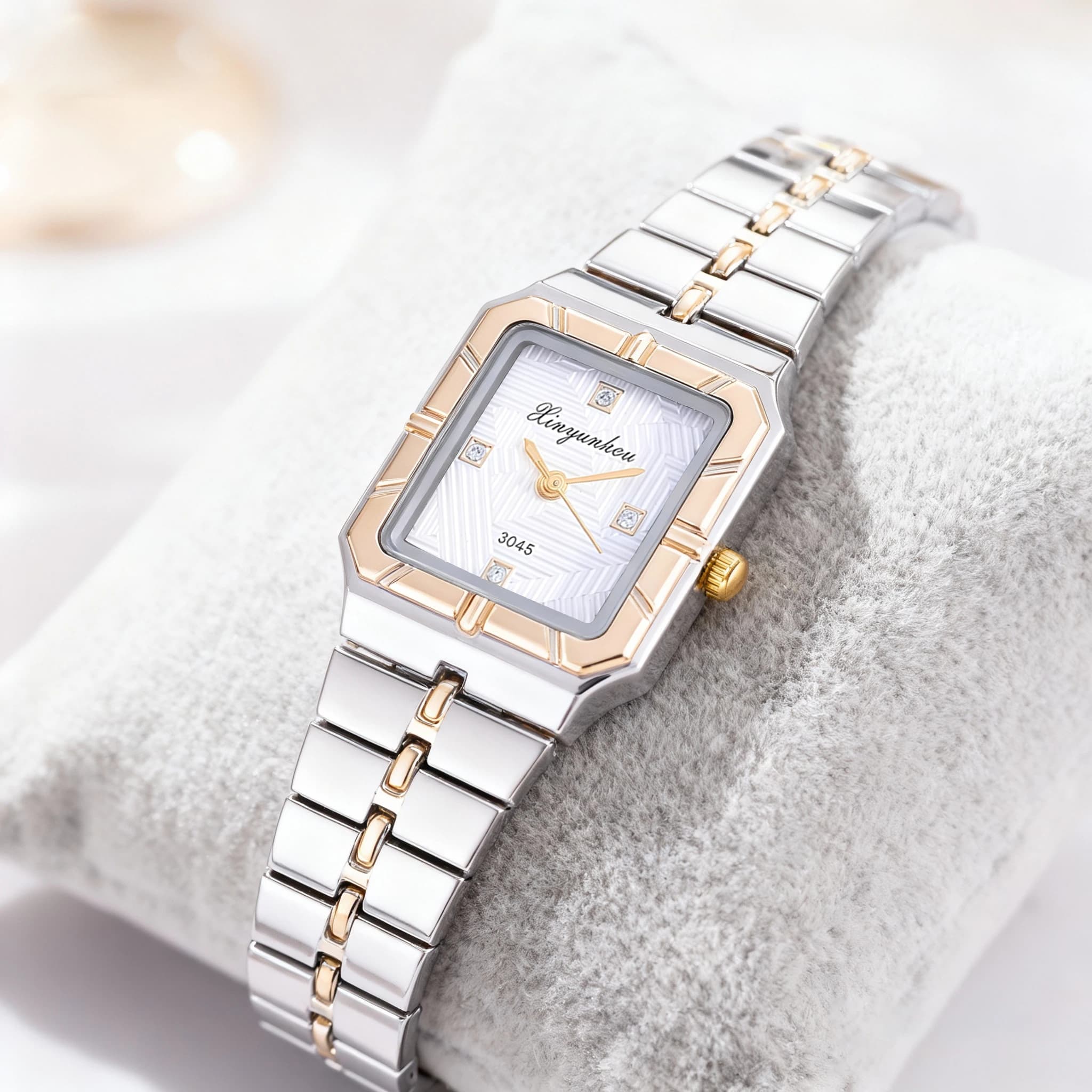 Women's Quartz Watch With Rhinestones Alloy Versatile, Luxury, Fashionable and Lightweight, Suitable for Daily Use and Christmas Gifts