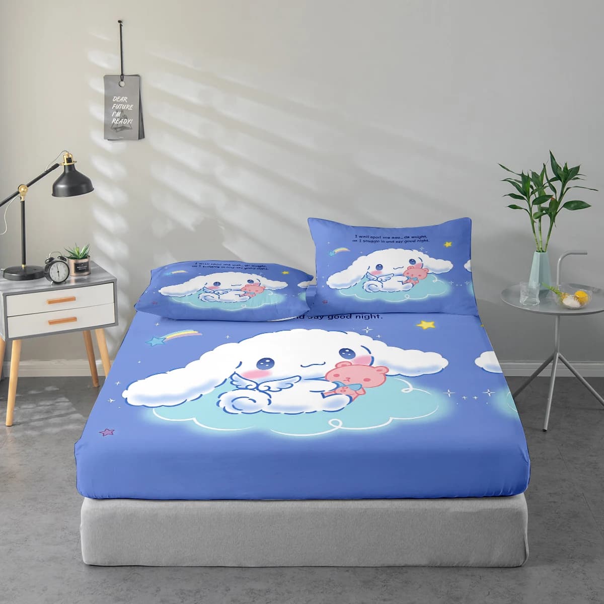 Set di lenzuola con stampa digitale ad alta definizione in 3 pezzi, set di lenzuola con motivo Cinnamoroll che tiene un orsetto di peluche, set di lenzuola con stampa floreale di grandi dimensioni, include 1 lenzuolo con angoli + 1/2 federa, adatto per camera da letto, camera degli ospiti, decorazioni per la casa, lenzuolo con angoli in fibra di poliestere + federa, biancheria da letto ultra morbida, tessuto spesso e ultra morbido, confortevole per tutte le stagioni, lavabile in lavatrice
