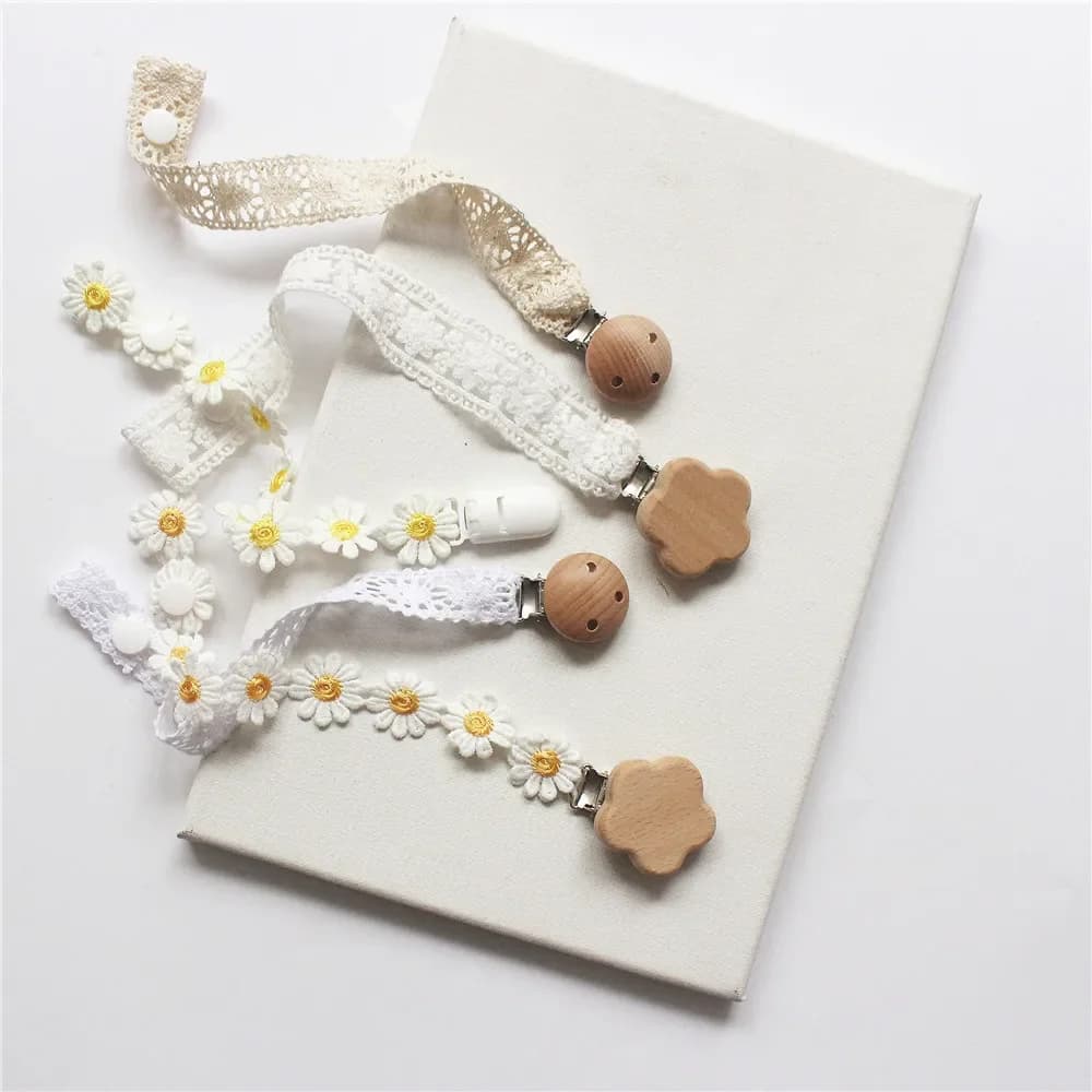 INS Neonate Ciuccio Clip di Legno Kawaii Fiore Del Merletto I Neonati Lenire Il Capezzolo Massaggiagengive Giocattoli Anti-goccia Catena Dentizione Accessori