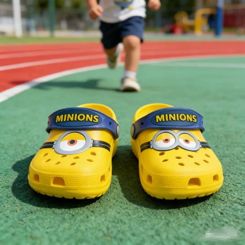 Sandali Minions, graziosi zoccoli in legno per bambine, ciabatte chiusure da ragazzo con personaggi dei cartoni animati di Despicable Me, antiscivolo, da esterno, slip-on, scarpe da spiaggia, idea regalo