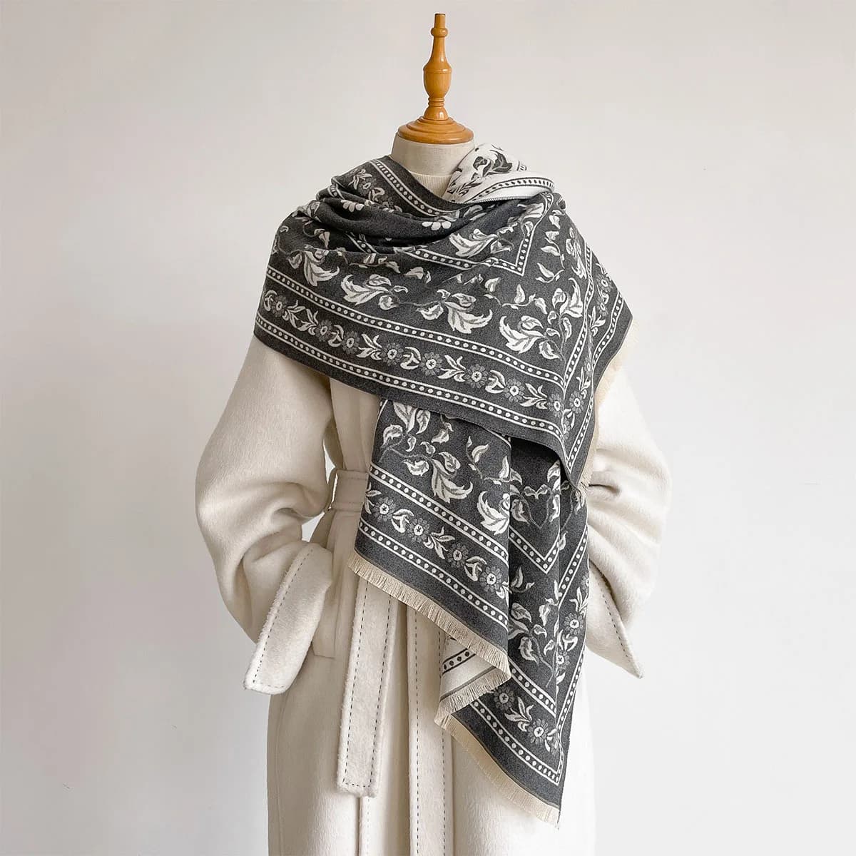 Women Faux Cashmere Double Sided Scarf Vintage Daisy Floral Border Print Fringe Long Wrap Scarf Soft Reversible Neck Shawl