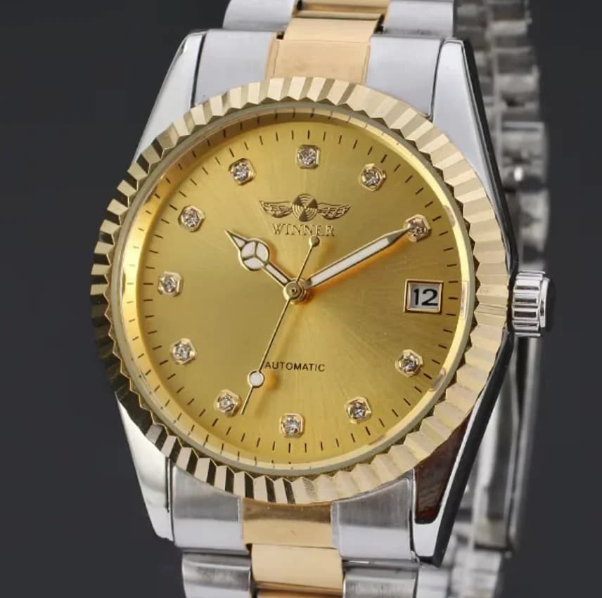 T-WINNER Calendario automatico a tre aghi con quadrante dorato con cinturino in acciaio meccanico con retro in oro con strass Orologio a tre colori D62