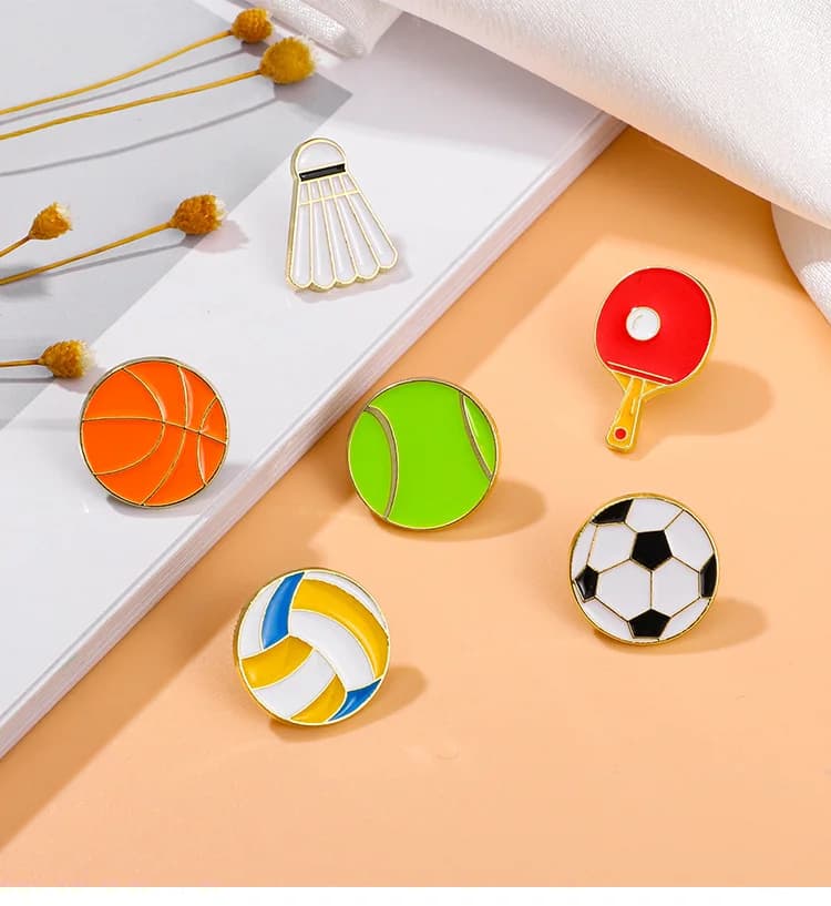 Calcio Cartoon Spilla Basket Badminton Ping pong Serie sportiva carina Distintivo Borsa per vestiti Accessori
