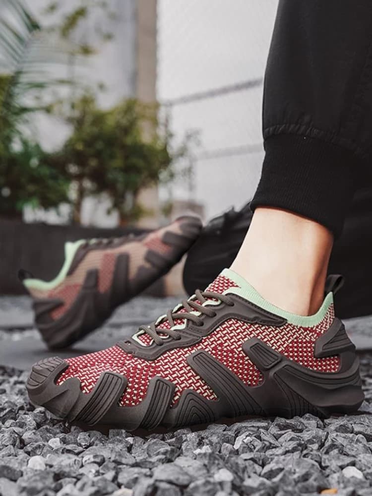 Men's casual sneaker with mesh upper for sale Gym trend for economic liquidation 2025 Jogging Simple and breathable racing sports shoes for men