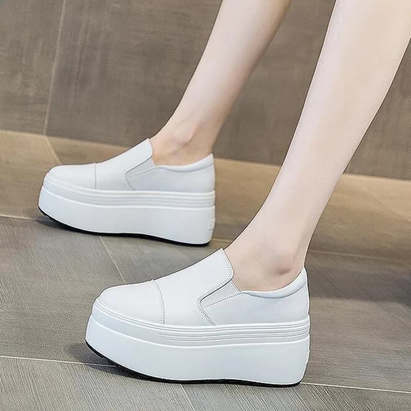 8CM 2025 Scarpe casual in vera pelle Piattaforma da donna Donna Punta tonda Sneaker bianca Moda Mocassini antiscivolo con fondo spesso traspirante