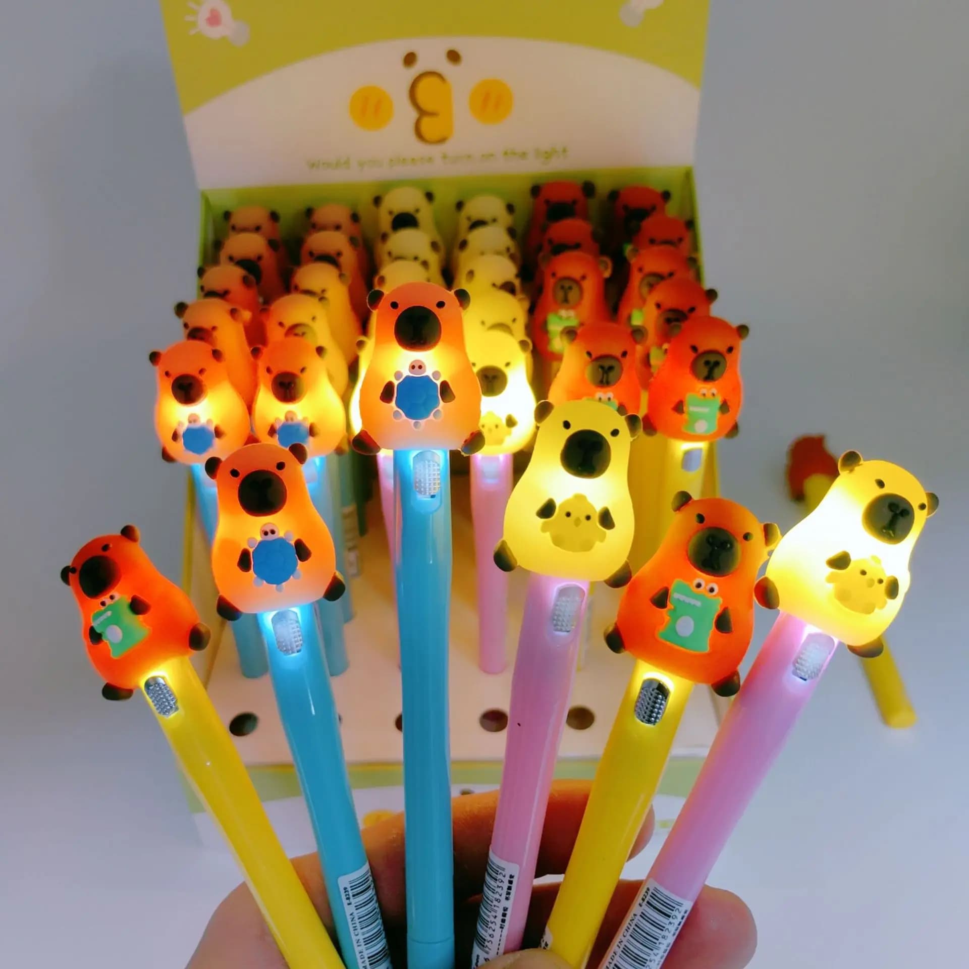 3 Pz/set Carino Capibara Penne A Sfera LED 0.5mm Inchiostro Blu Liscio Scrittura Luce Penne Gel Per Bambini Scuola di Cancelleria Forniture Per Ufficio