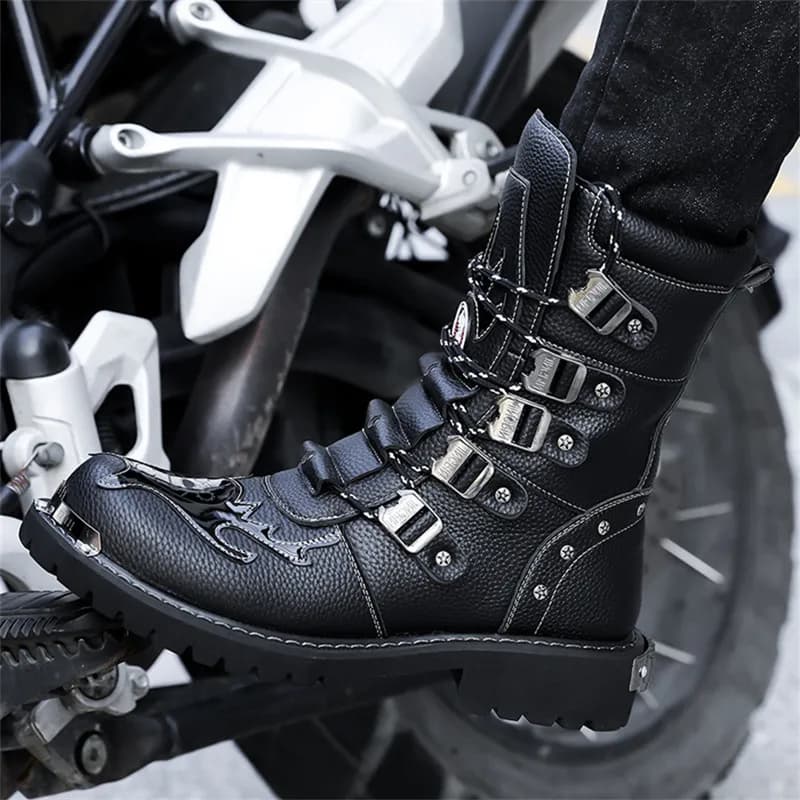 Stivali da Moto Quattro Stagioni Nuovi da Uomo, Scarpe da Ciclismo Outdoor alla Moda Taglie Forti, Stivali Protettivi Comodi Anti-collisione a Caviglia Alta
