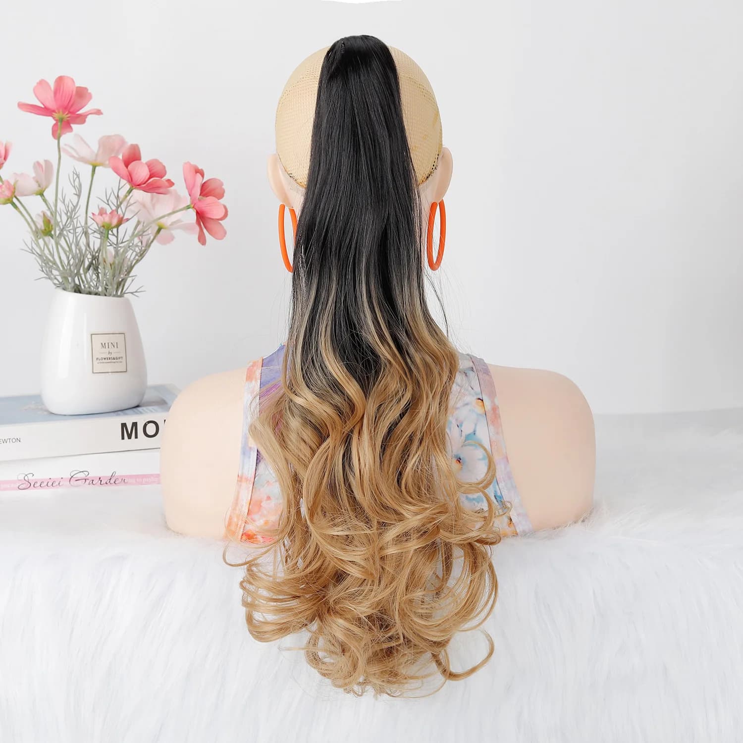 Gradient Curly Extra-Long Claw Clip Ponytail, Fluffy Volume Synthetic Hair, Ideal for Halloween, Christmas & Holiday Occasions