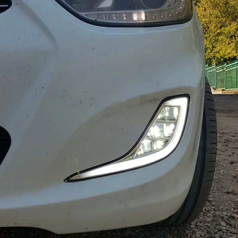 LED DRL Fari Diurni Per Hyundai Solaris Accent 2012-2016 Giallo Segnale di Girata Auto Lampadina Fari LED Diurni Fari