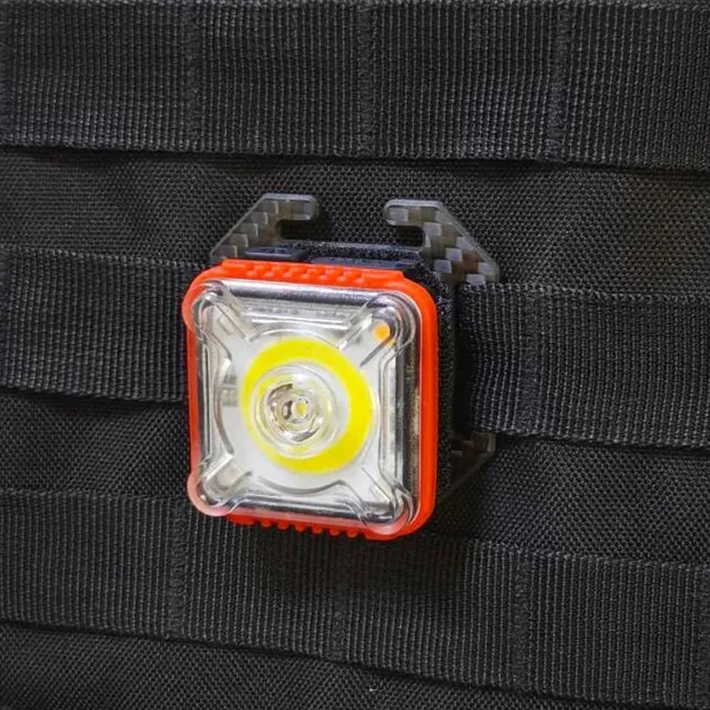 Torcia da esterno EDC Mini luce portatile da campeggio Escursionismo Luce lampeggiante di sicurezza per gilet tattico Tracolla per zaino da 25 mm