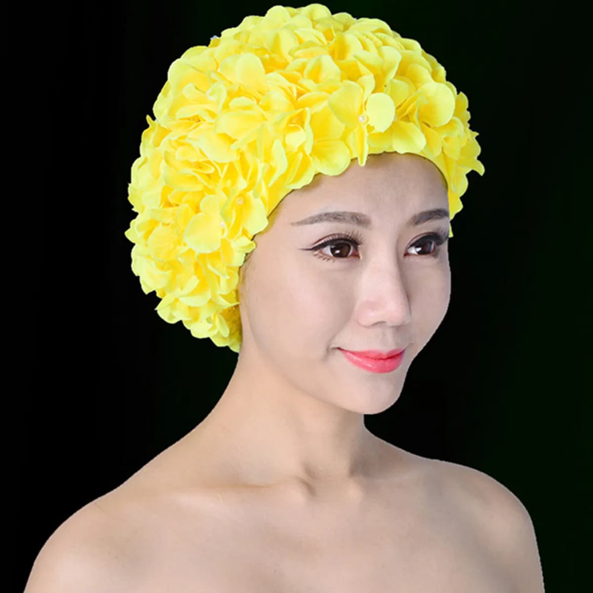 Cuffia da Nuoto Floreale per Donne, Giallo L, in Tessuto Premium, Stile Petali, Protezione Solare, Antibatterica, Facile da Indossare, Antiscivolo