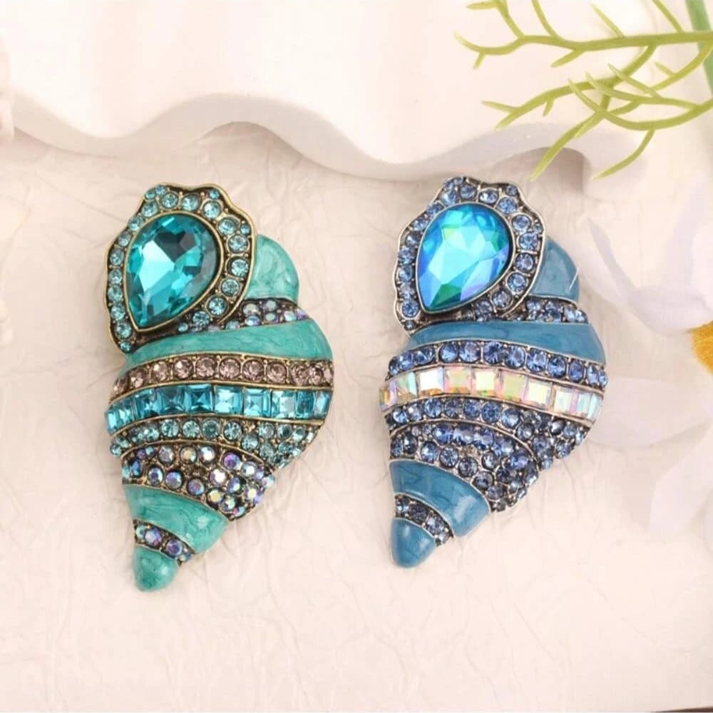 Vintage Antique Bronze Conch Shell Brooch Blue Enamel Multi-shape Rhinestone Lapel Pin for Dress Scarf Beach Women Jewelry Gift