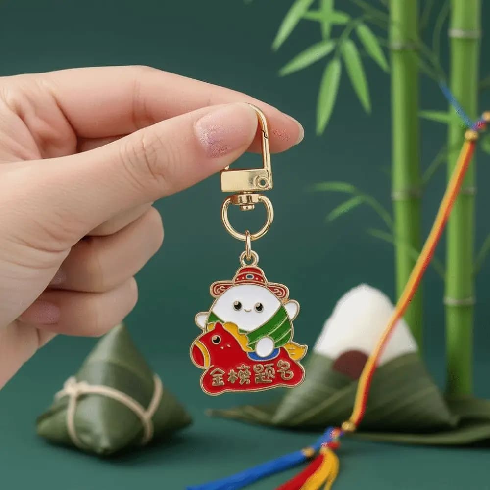 Portachiavi in lega a forma di raviolo con ciondolo a tema cartone animato 'Success in Exams', mini accessorio anti-smarrimento per chiavi auto e charm per borsa