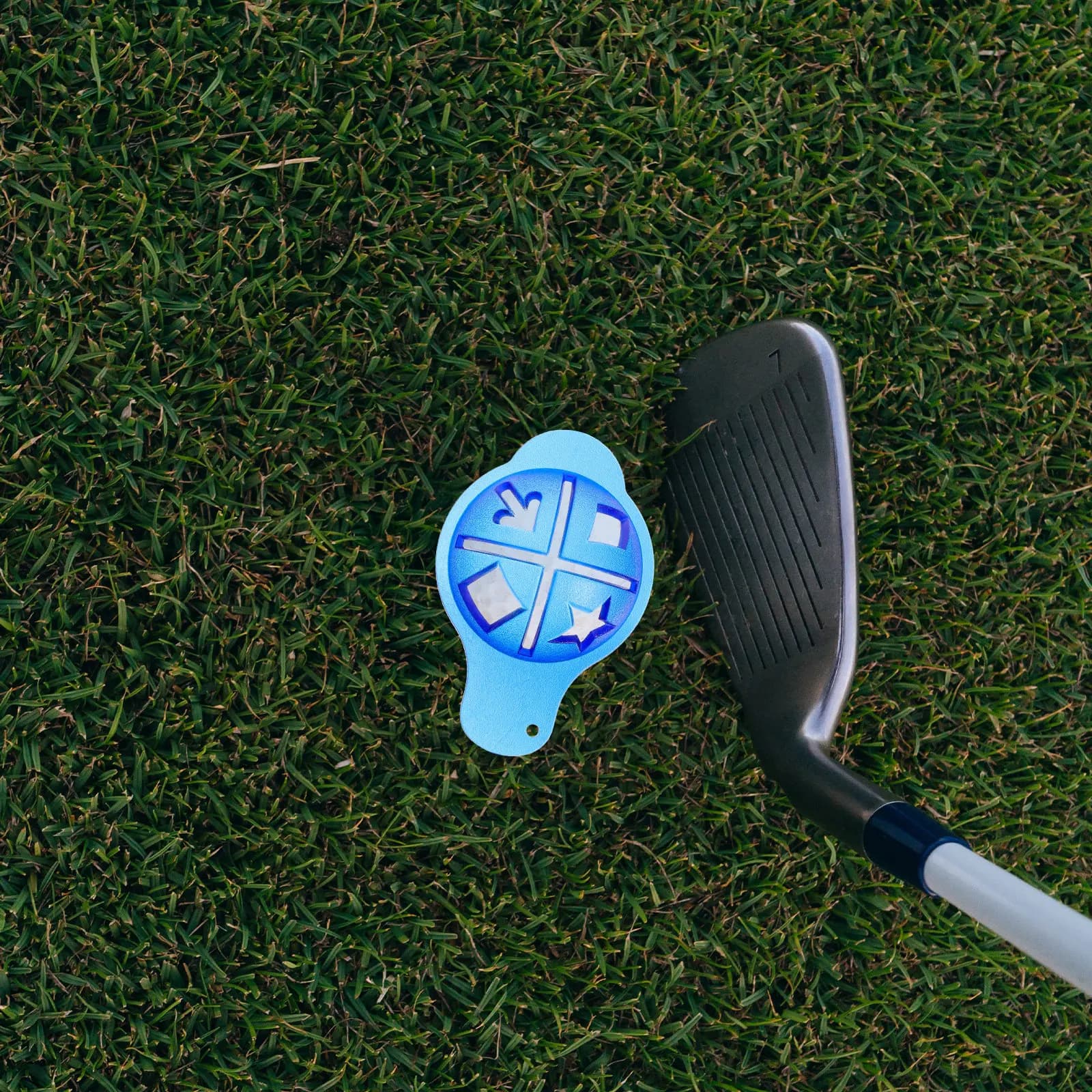 Strumento Portatile per la Marcatura dell'Allineamento della Palla da Golf, Stencil per Migliorare la Precisione di Gioco su Vari Tipi di Erba