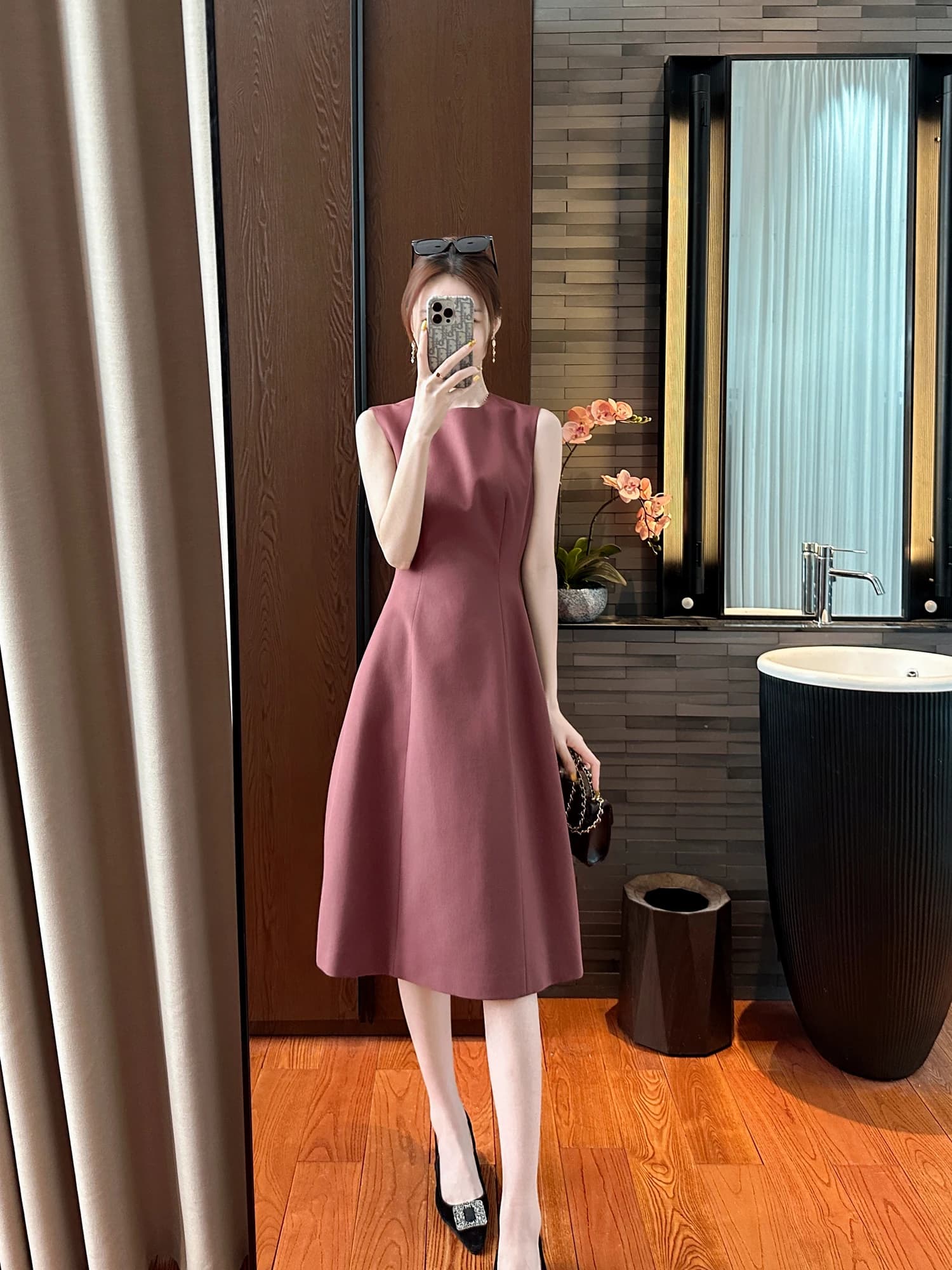 Abito da donna grigio rosa senza maniche con cintura in vita, stile casual, silhouette a trapezio a vita alta