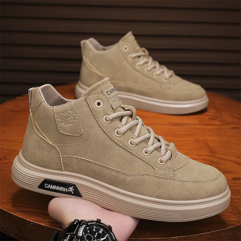 Scarpe casual da uomo in tinta unita 2025 Autunno Nuove sneakers alte in pelle Moda maschile Antiscivolo Abbigliamento da lavoro Stivaletti Calzature