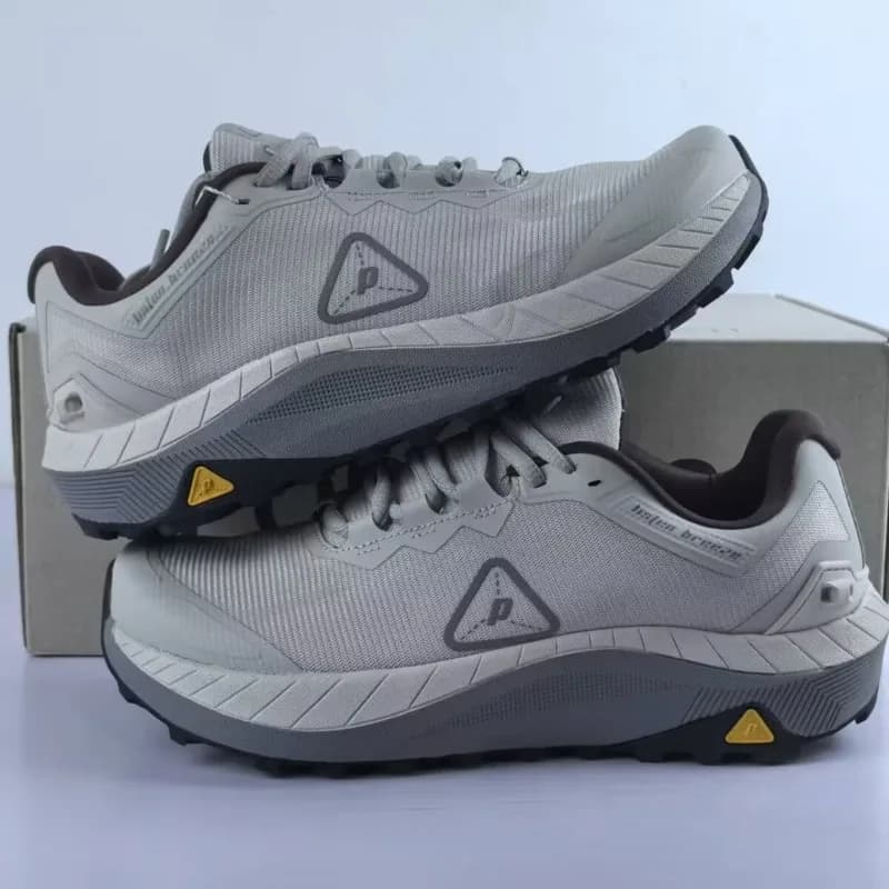 Classic Brand Trail Running Shoes Mesh Breathable Running Shoes Anti-Slippery Walking Jogging Shoes Hard-Wearing Gym Shoe