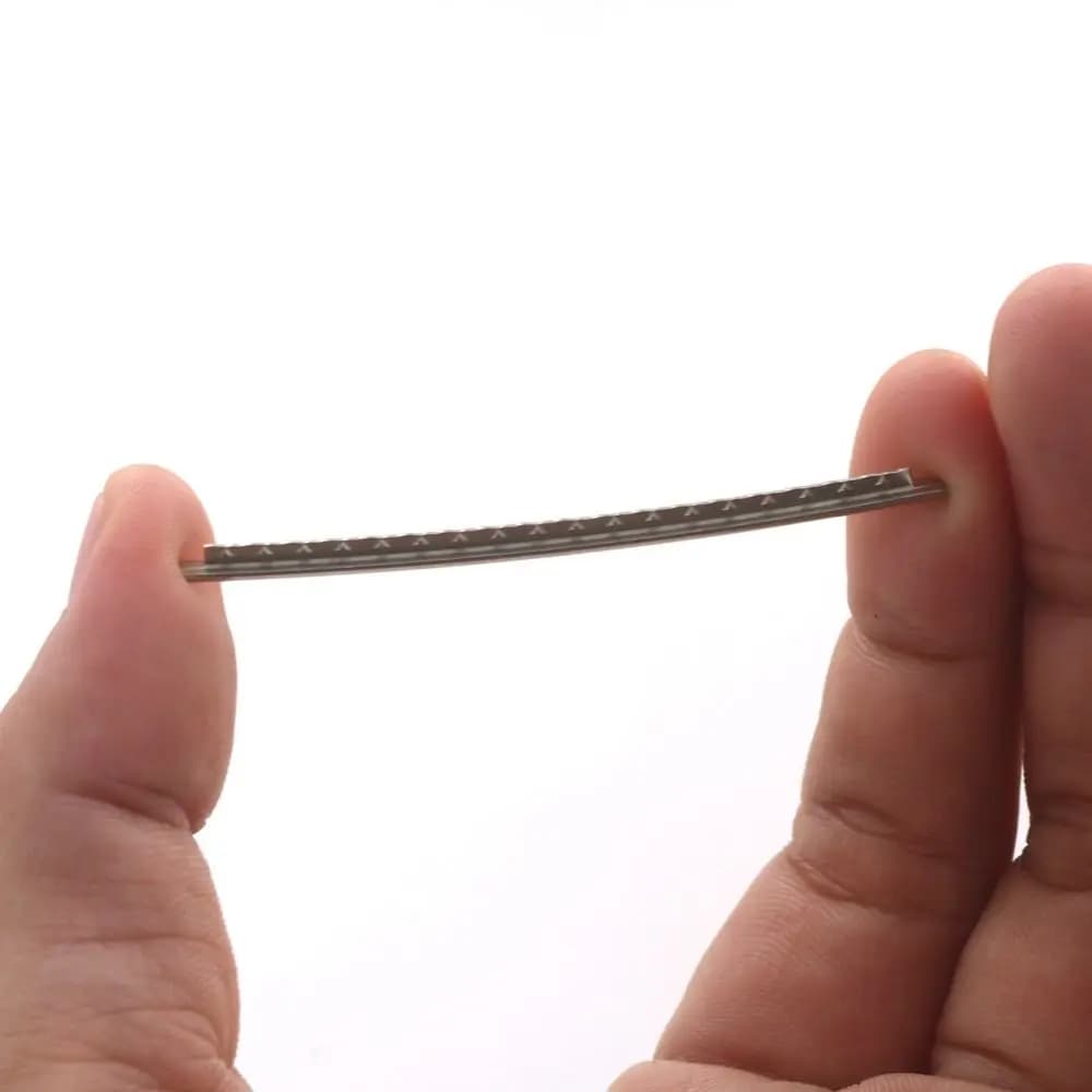 Nuovo Set di 24 Fret Wire per Chitarra da 2.2mm e 2.7mm, Accessori per Chitarra, Tasti in Rame Bianco per Tastiera Ukulele