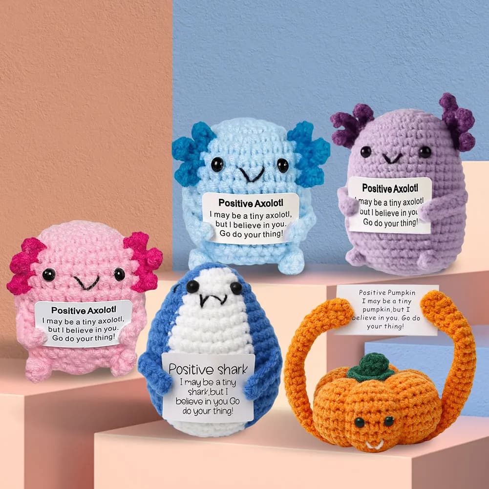 Bambole all'uncinetto con animali/zucca con carta positiva Bambola di lana lavorata a maglia Roba lavorata a mano per la decorazione domestica Regali di compleanno fai-da-te