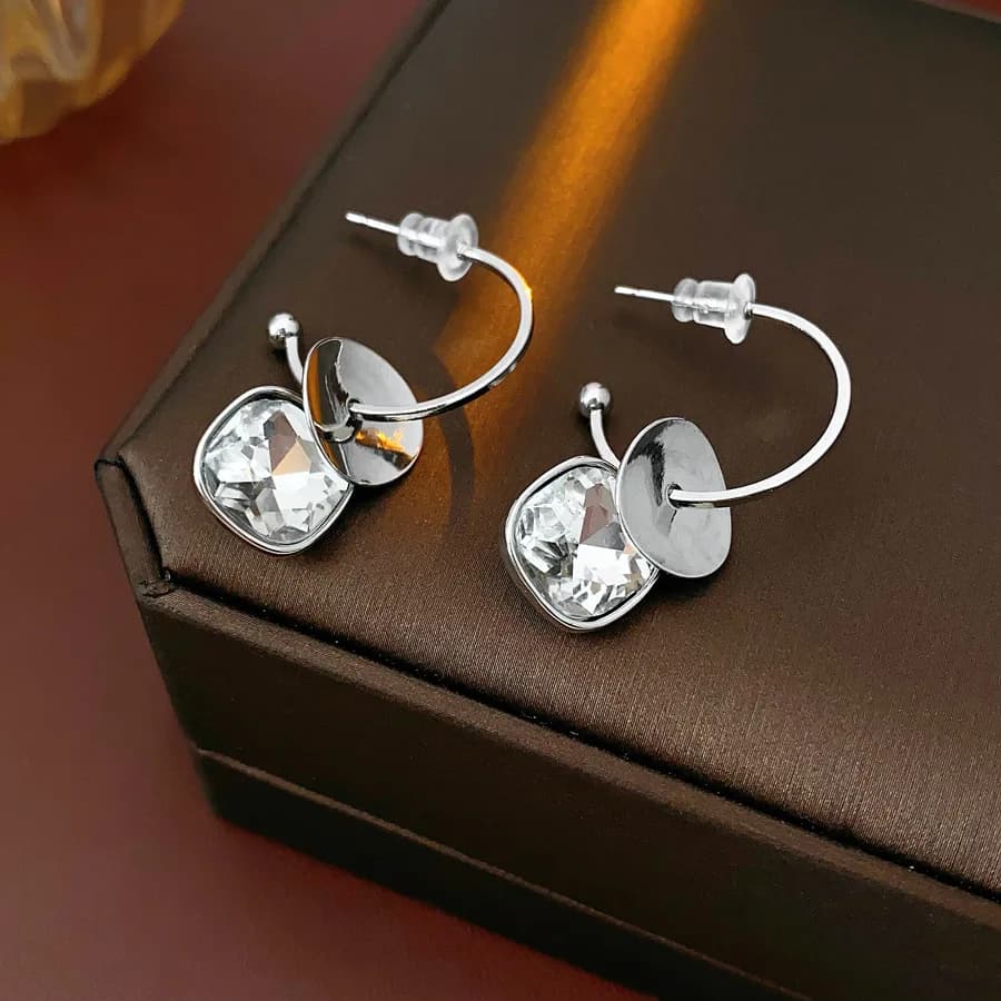Orecchini a cerchio a forma di C con strass quadrati Orecchini a bottone con paillettes rotonde geometriche per le donne Ciondoli quotidiani fantastici Regalo di gioielli per feste N