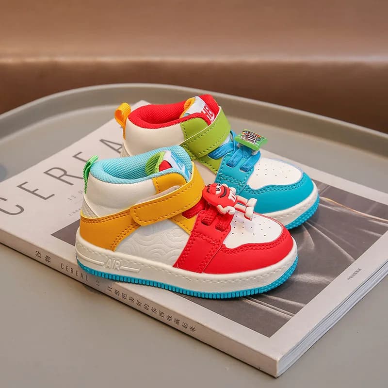 Kids Casual Shoes, Skateboard Shoes for Boys and Girls, New Comfortable Walking and Running Shoes, Medium Sized sneakers
