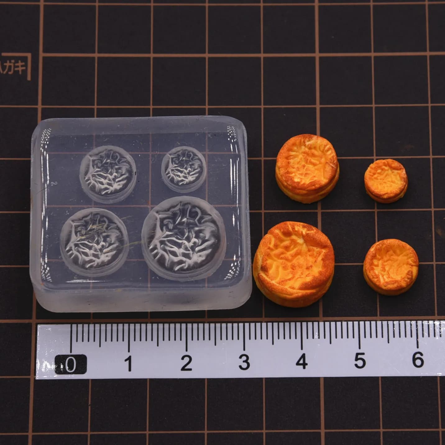 Mini 4 dimensioni diverse Torta basca Stampo in silicone polimero Morbido argilla ceramica Giocattolo alimentare Stampi artigianali fai-da-te in miniatura