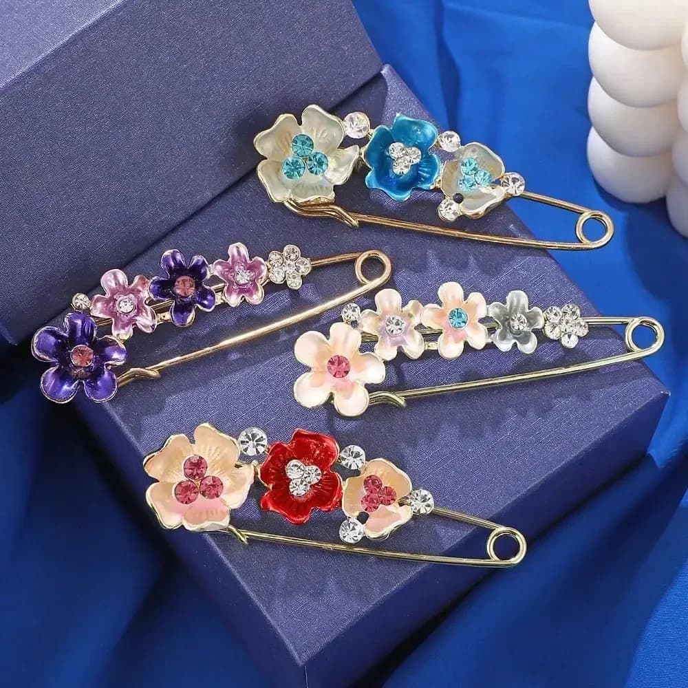Korean Version Cute Temperament Rhinestone Corsage Exquisite Small Fish Anti-light Shirt Pin Fashion Coat Brooch Silk Scarf