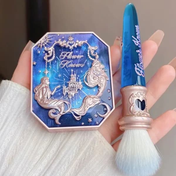 Flower Knows Dotting Brush Moonlight Mermaid Powder Blusher Brush