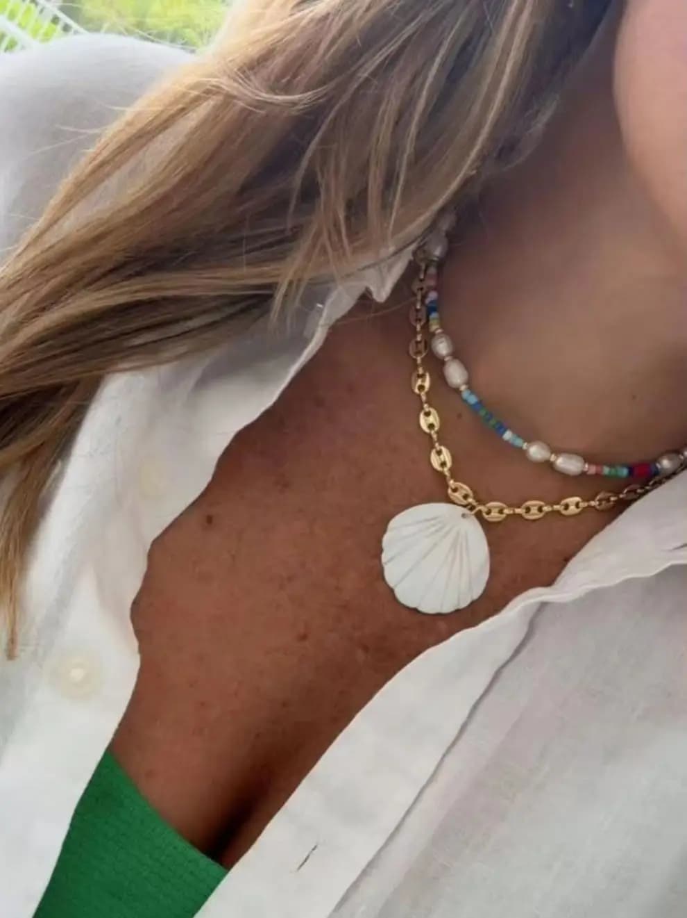 Fashion jewelry Golden stainless steel pig nose chain with natural white scallop shell pendant, marine jewelry