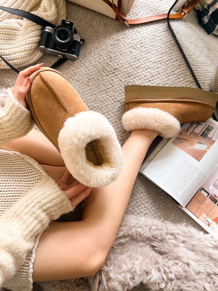 Double Slimming Sheepskin Fur Slip-On Thick Bottom Warm Lazy Fleece Lined Boot Women's Snow Boots Fashionable Casual Short Tu...