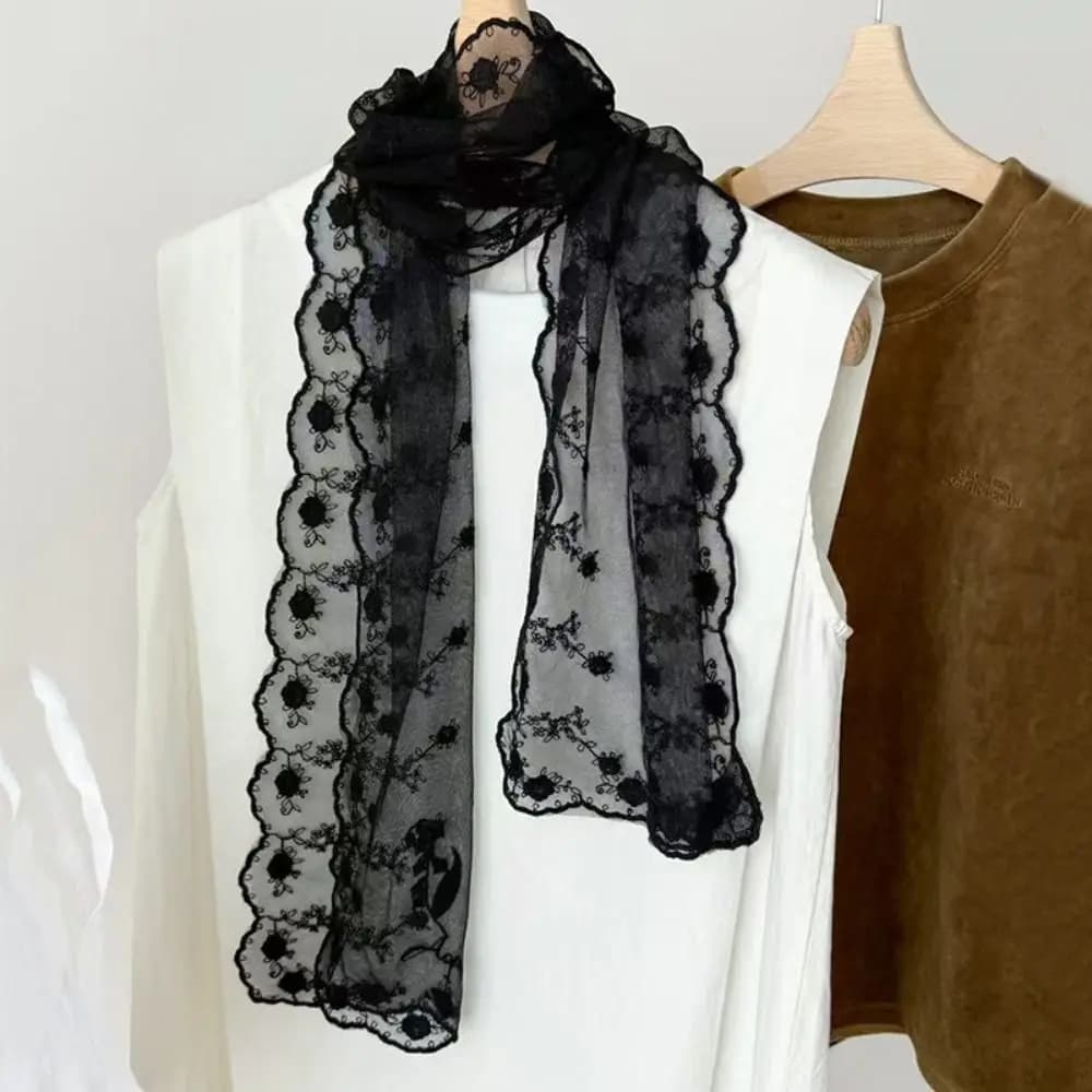 Casual Scarf Embroidered with Flowers in Pizzo, Lightweight and Long, for Woman, Breathable, on the Net, Solar Protection, Spring