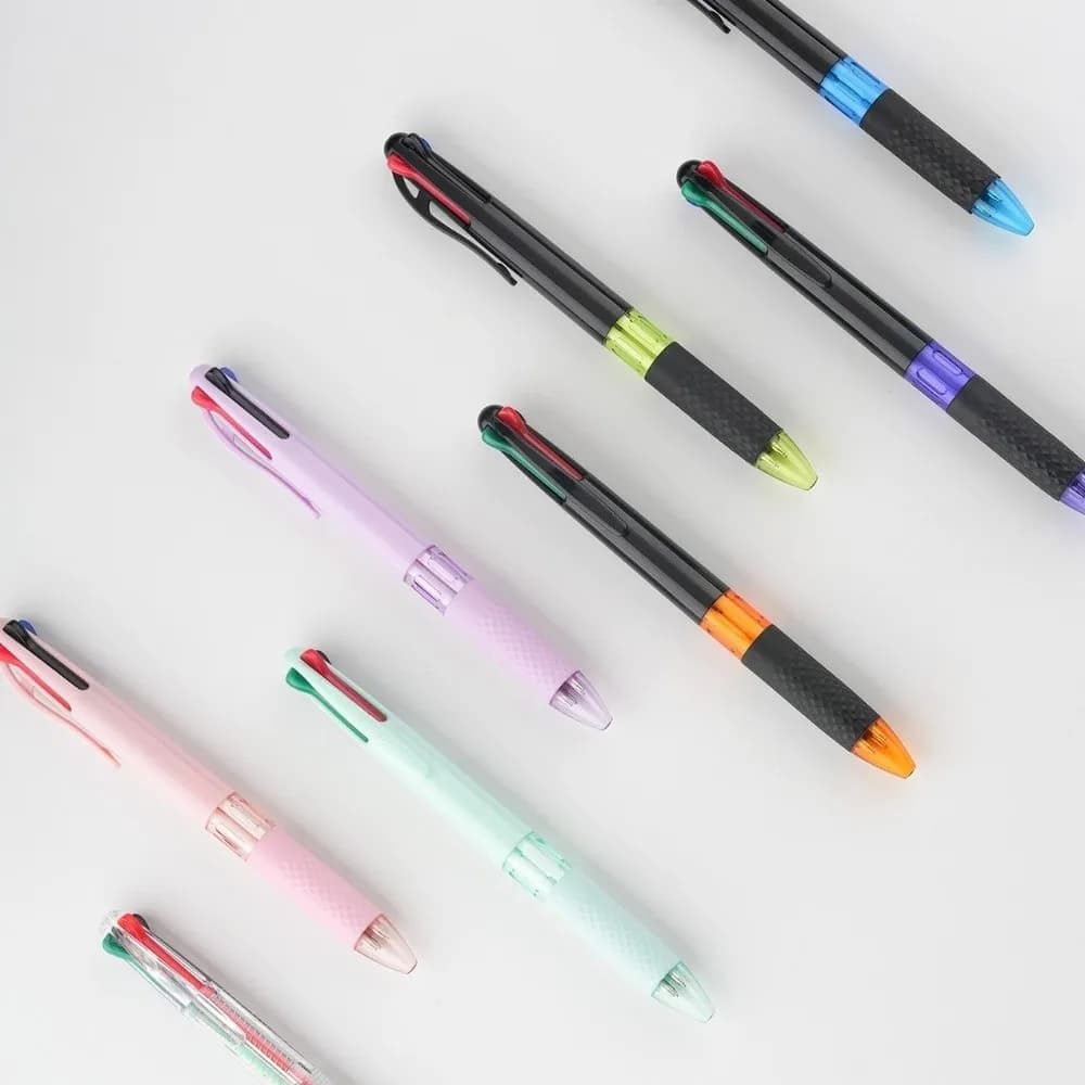 Simple 4-in-1 Multicolor Ballpoint Pen 0.7mm Tip Press Using Gel Pen 4 Color Pen Gift