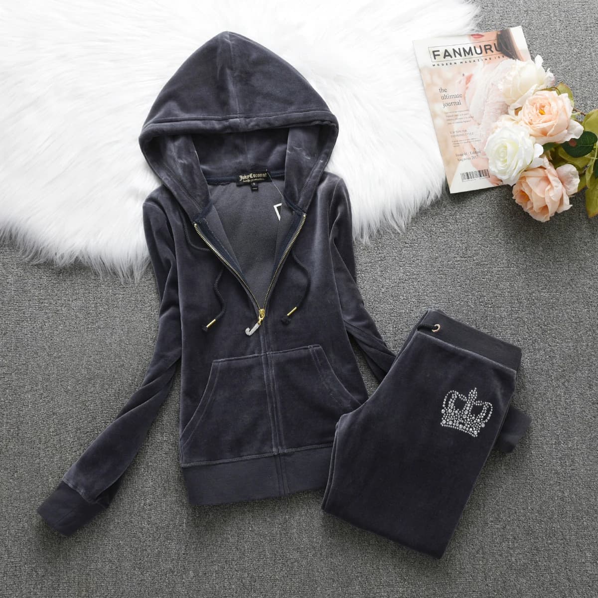 676 Velvet Women's Two Piece Y2K Diamond Hoodie Pants Sports Set Suitable for Sports