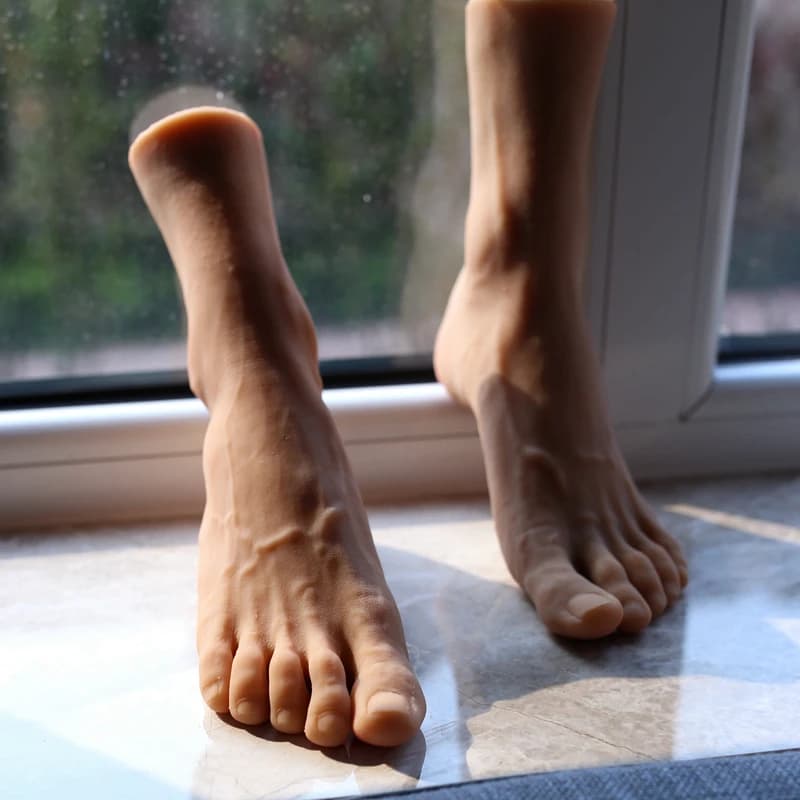 Realistic Male Foot Model Handsome Silicone Artificial Feet for Shoes Sock Display Photography Props Fake Nail Practice TPE W40