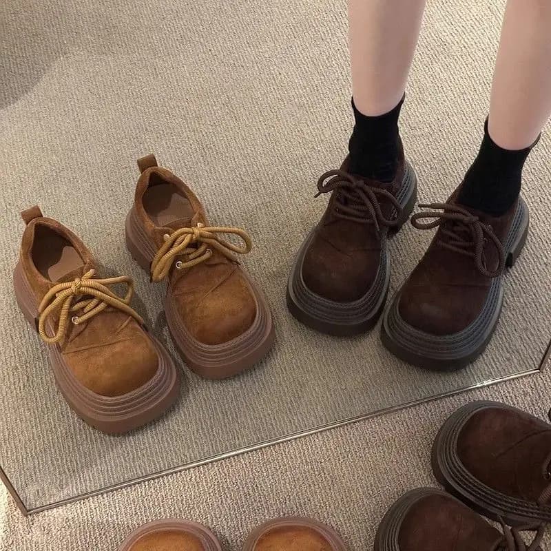 Mocassini da Donna Stile Britannico con Suola Spessa, Nuova Collezione Primavera 2026, Marroni con Punta Rotonda, Scarpe Casual alla Moda in Pelle
