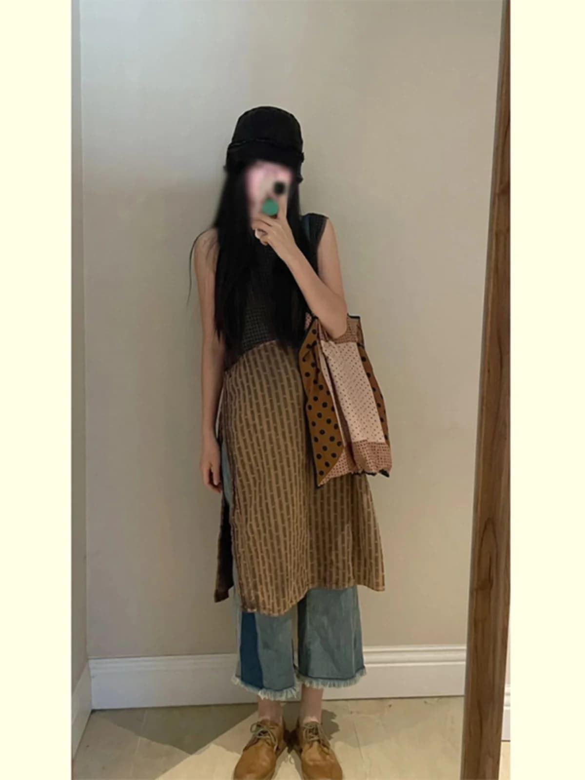 Completo Set Due Pezzi Donna Stile Europeo alla Moda Estate 2025: Top Senza Maniche con Inserti e Jeans a Gamba Dritta - Nuova Tendenza Street