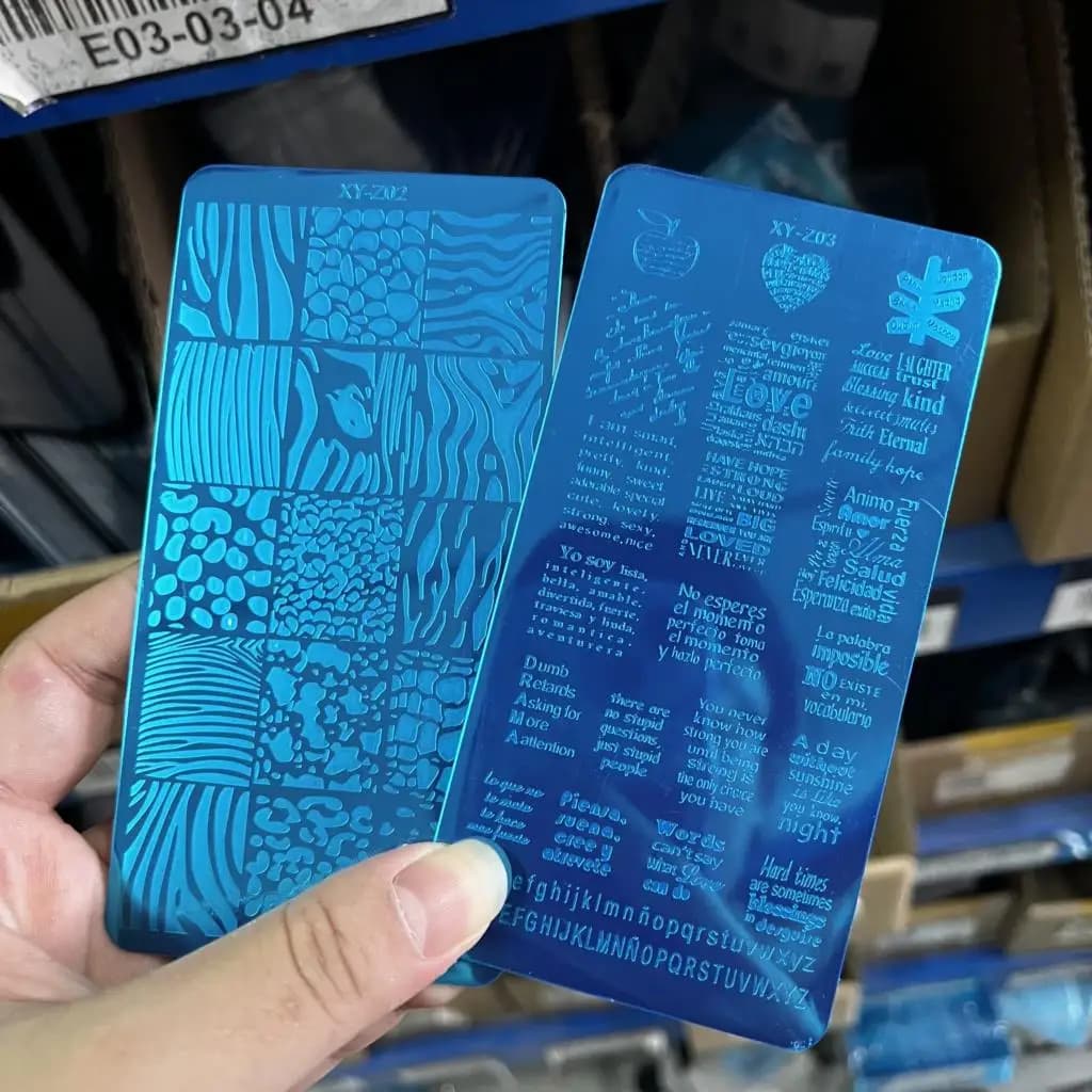 Tema di giunzione di giornale Modello di trasferimento di immagini Lettere Storia Piastre per timbratura Stampa polacca Stencil Manicure /12 * 6 cm 5,5 * 5,5 cm